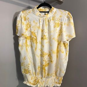 Rose & Olive yellow short flutter sleeve top